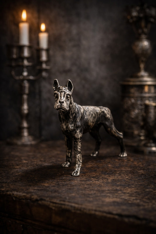 925 ayar saf gümüşten el yapımı Boxer köpeği figürü – dekoratif obje