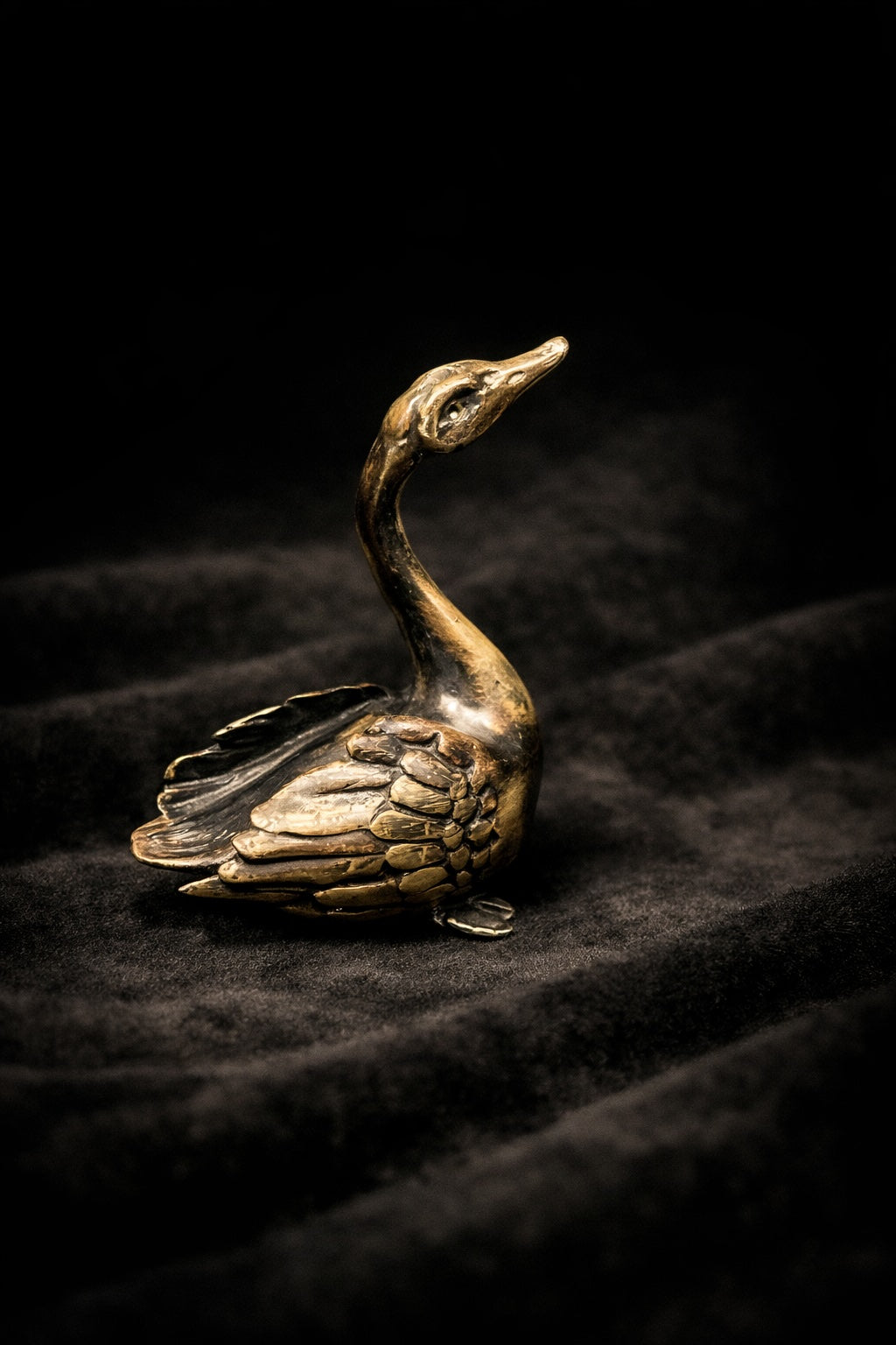 925 ayar saf gümüş Kuğu figürü – yan görünüm